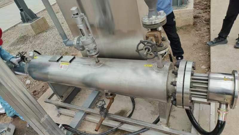 高温蒸汽过热器，设计压力2.6MPA，设计温度400℃，用于蒸汽二次过热给反应釜提供热源